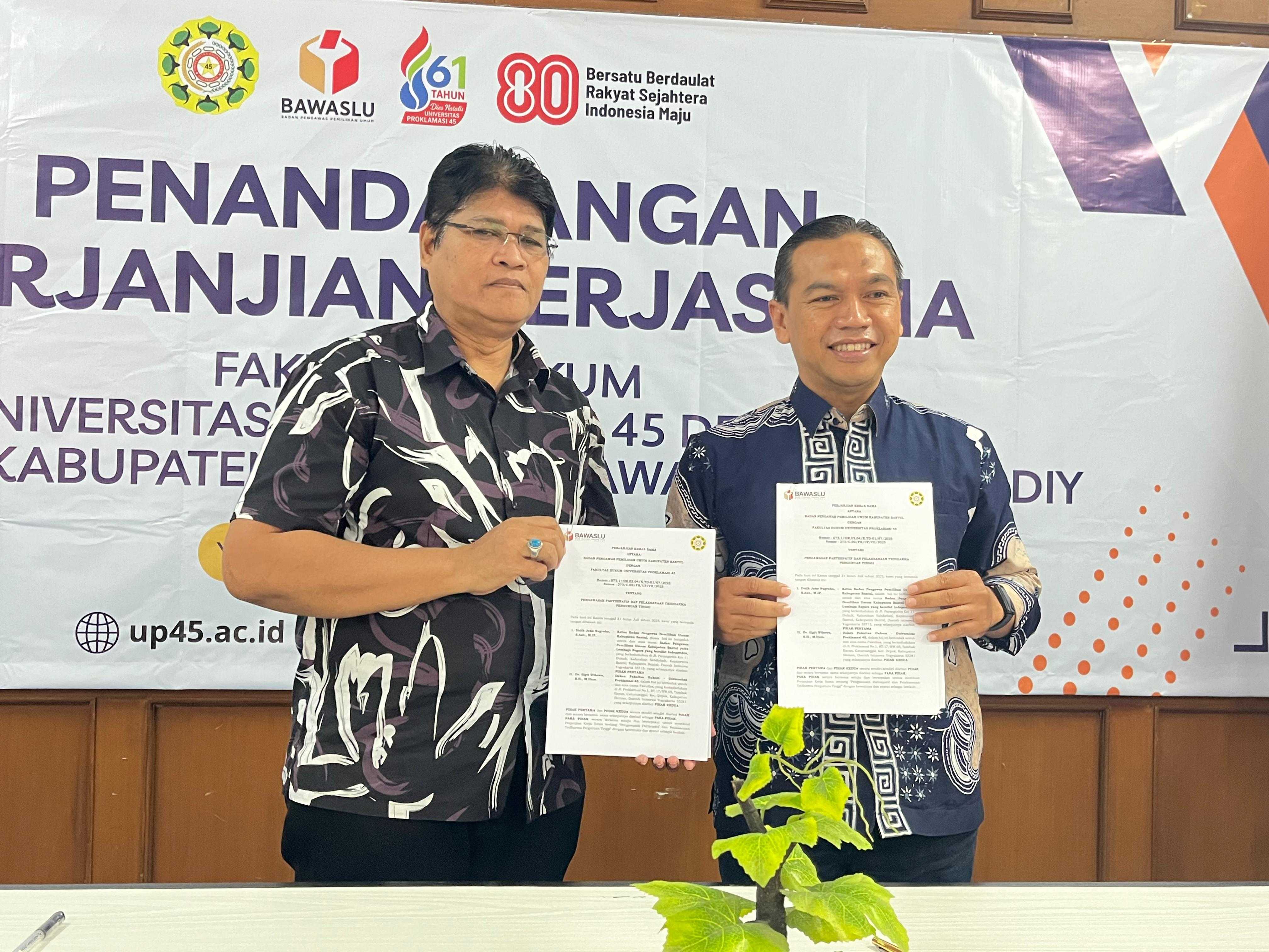 Prosesi Penandatanganan Perjanjian Kerjasama antara Bawaslu Bantul dengan FH UP45 Yogyakarta