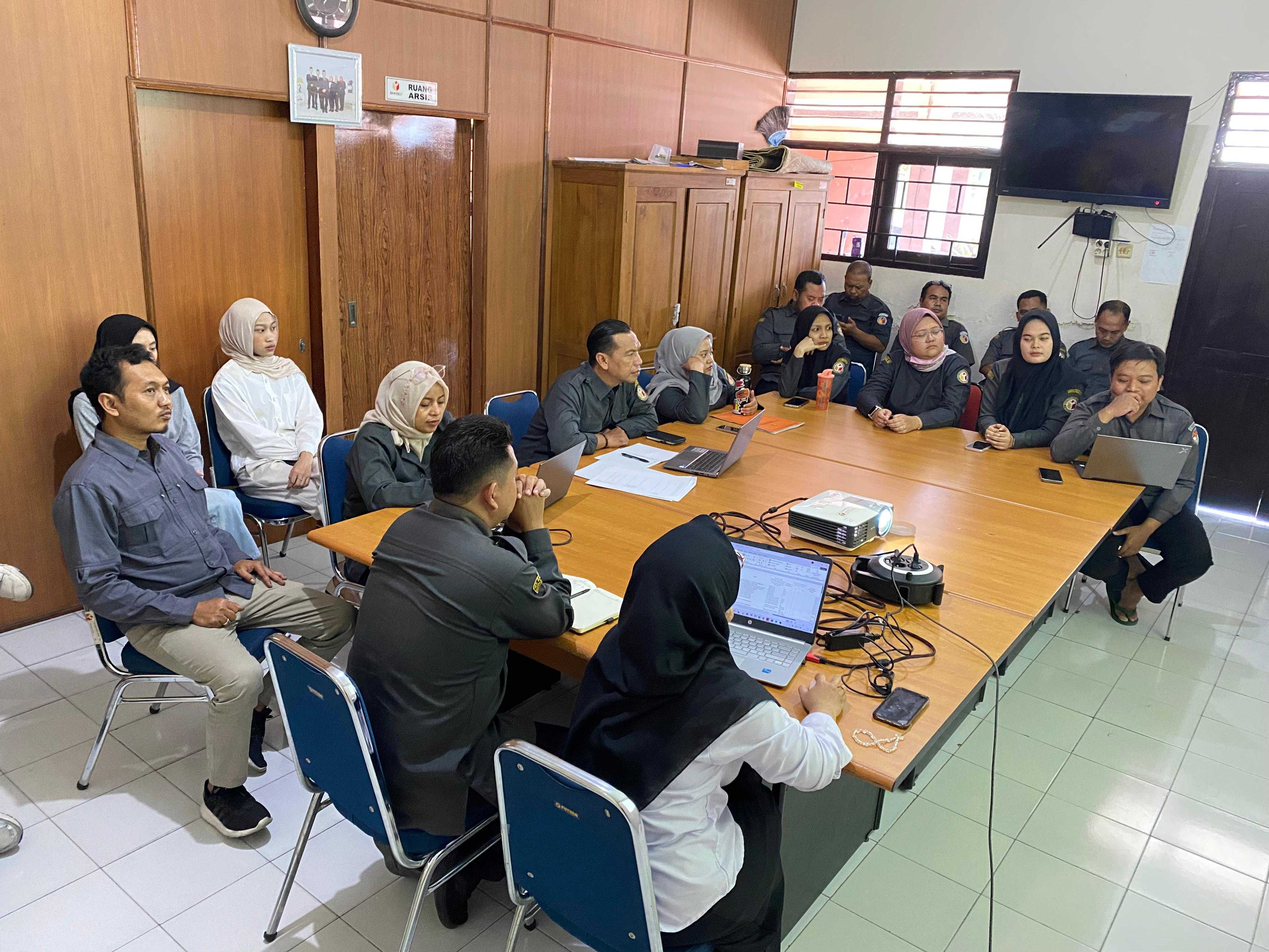 Rakor dilaksanakan di Ruang Media Center Bawaslu Bantul
