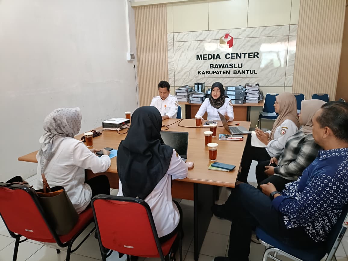 Supervisi Bawaslu D.I.Yogyakarta diterima di Ruang Media Center Bawaslu Bantul