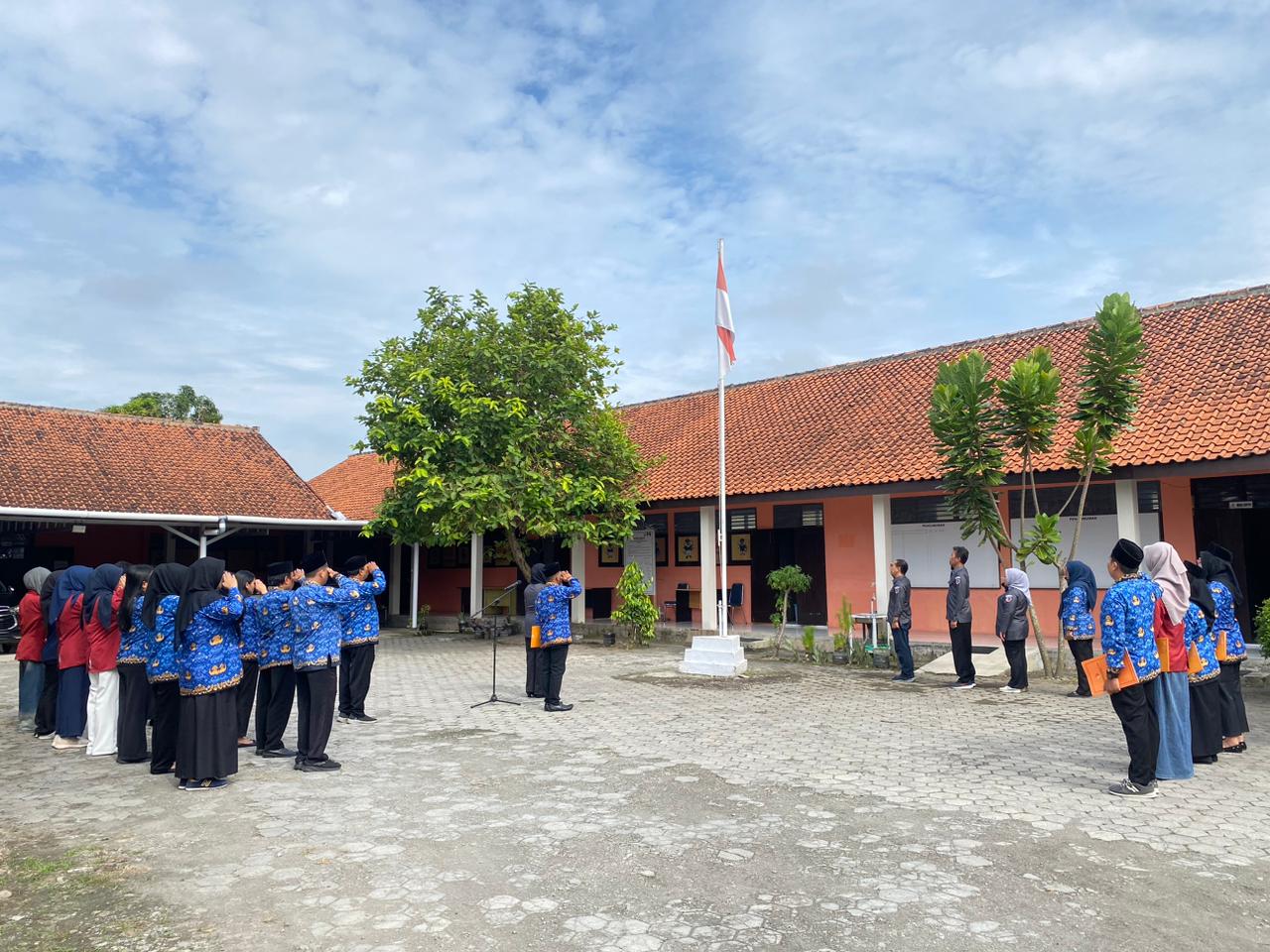 Upacara digelar di halaman Kantor Bawaslu Bantul