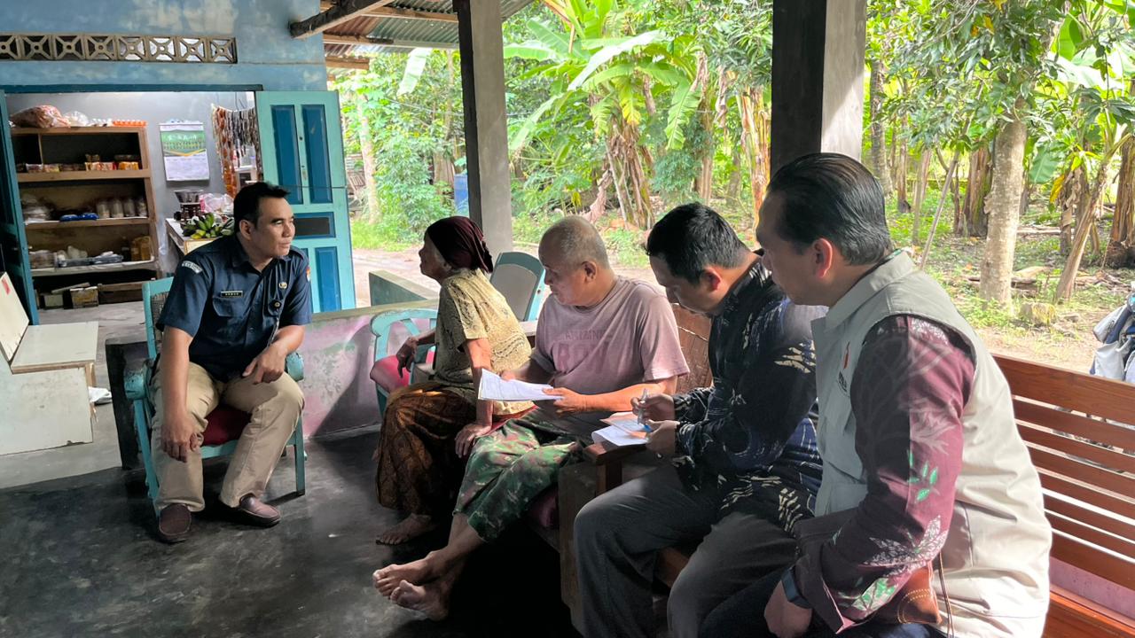 Proses Pengawasan Coktas secara langsung di kediaman rumah pemilih