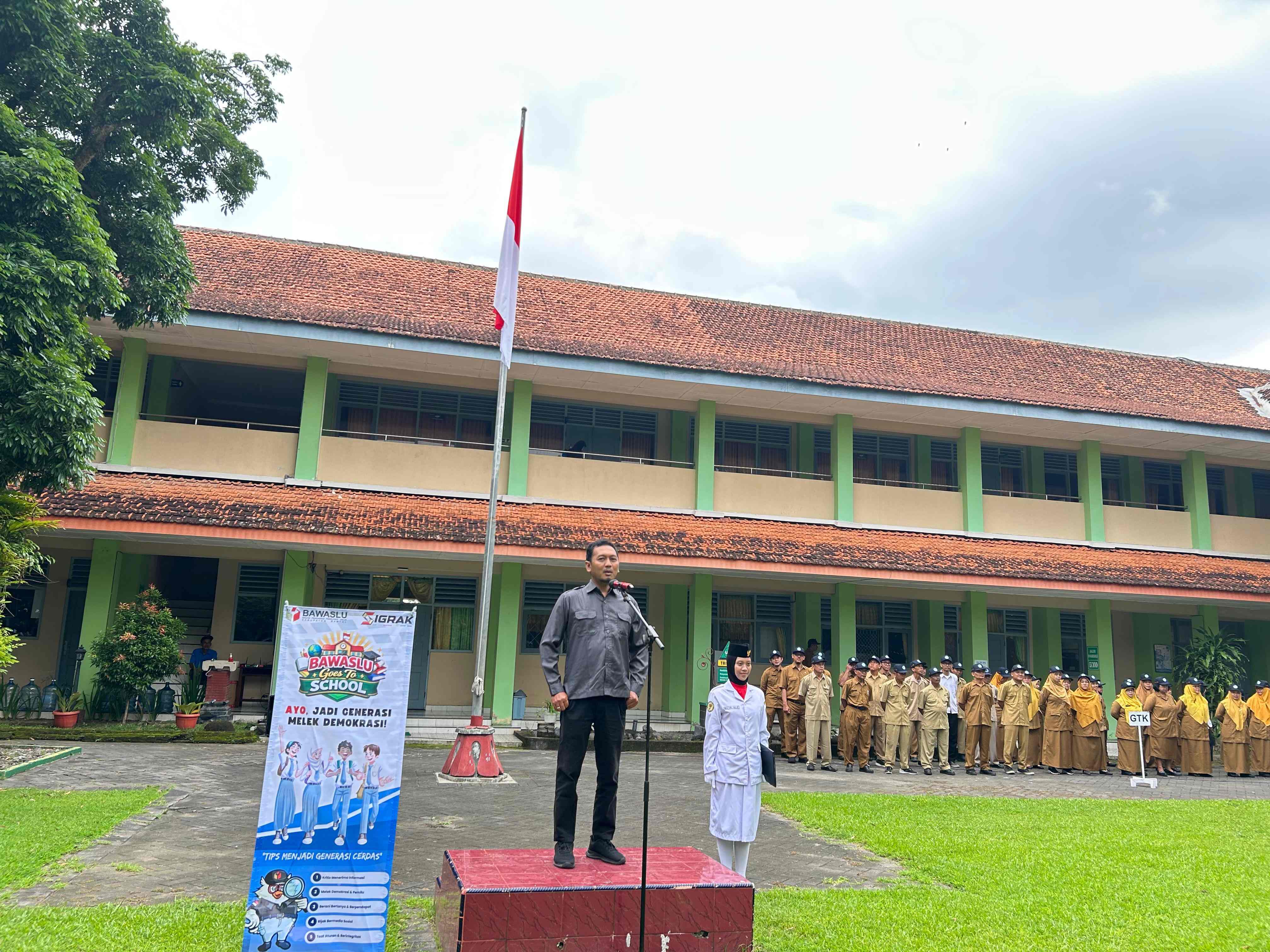 Muhammad Rifqi Nugroho selaku Pembina Upacara