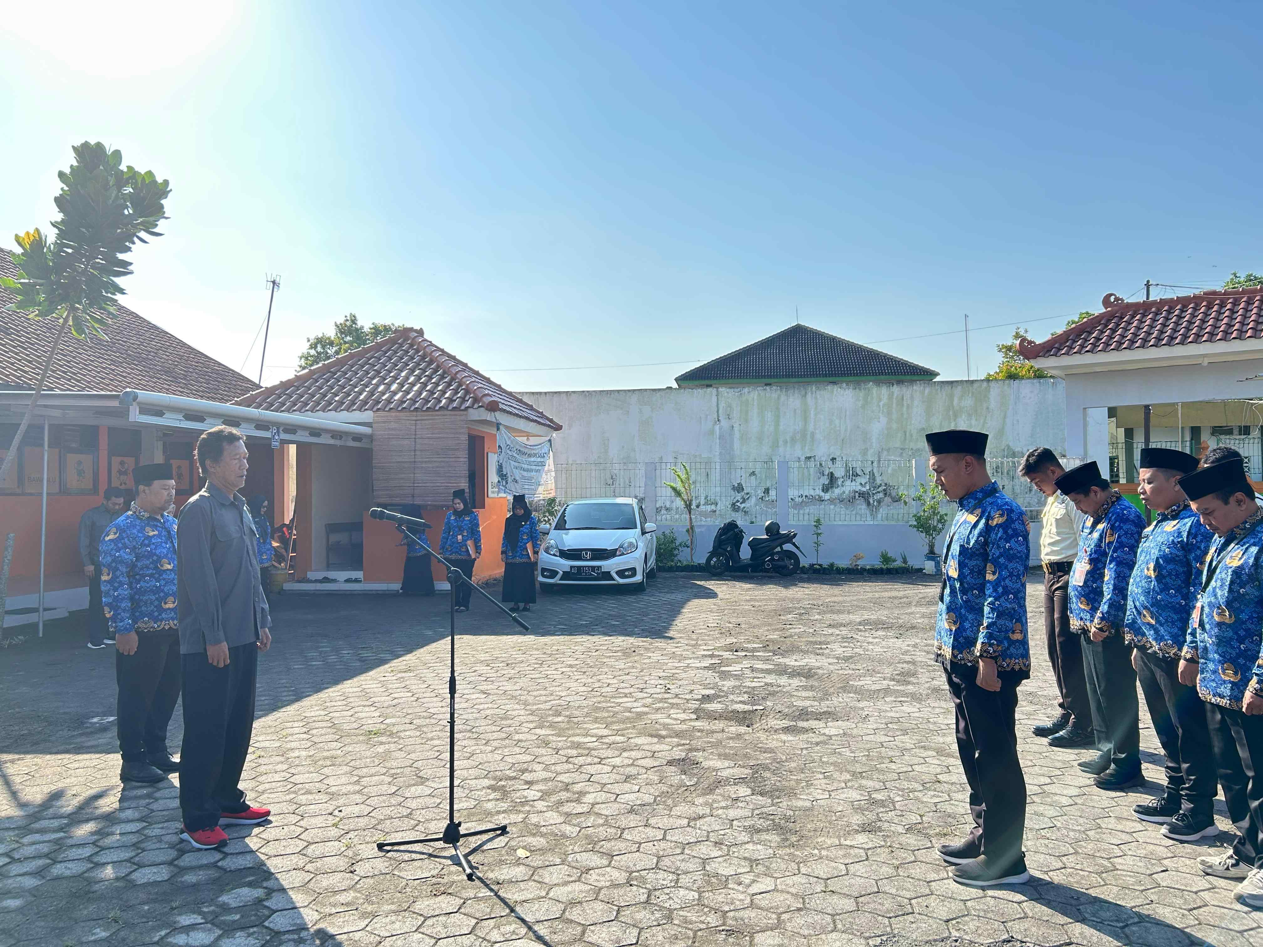 Upacara digelar di halaman Kantor Bawaslu Bantul