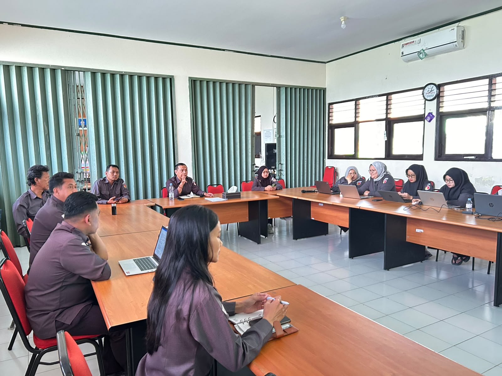  Reviu IKU merupakan langkah strategis untuk memastikan setiap indikator kinerja mampu mendukung pencapaian sasaran organisasi