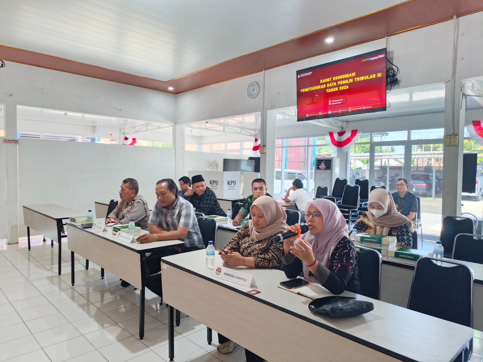 Rakor tersebut dihadiri oleh Bawaslu Kabupaten Bantul, Disdukcapil Kabupaten Bantul, Kodim 0729 Bantul, dan Polres Bantul.