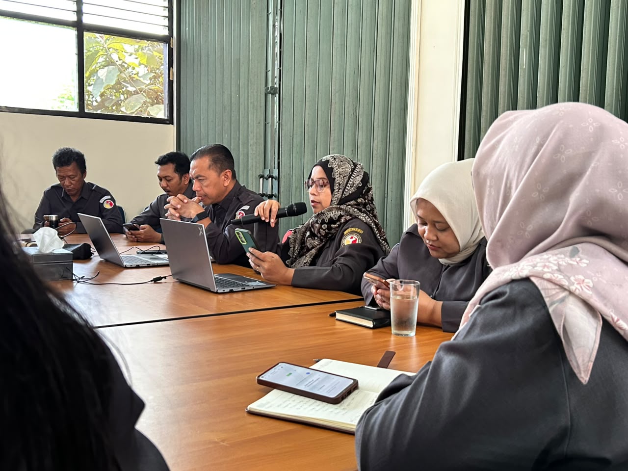 Bawaslu Kabupaten Bantul melaksanakan rapat identifikasi kerawanan di ruang rapat Bawaslu Kabupaten Bantul pada Senin (19/10/2026).