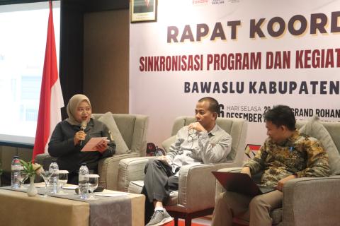 Hadir narasumber dari Bawaslu D.I.Yogyakarta dan akademisi Universitas Gadjah Mada