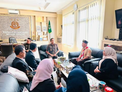 Bawaslu Kabupaten Bantul melaksanakan audiensi sekaligus silaturahmi dengan Kejaksaan Negeri Bantul, Kamis (1/10/2026)