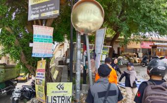 Penertiban APK yang dilakukan oleh Bawaslu Bantul dan tim gabungan pada Pemilu 2024