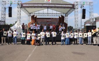 Pemukulan Kentongan Launching Ayo Nyawiji Ngawasi Pemilihan Bupati dan Wakil Bupati Bantul Tahun 2024.