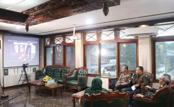 Ketua Bawaslu Bantul menjadi Pembicara Dalam Acara Webinar Nasional Launching Bantul Pinter