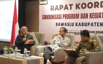 Hadir narasumber dari Bawaslu D.I.Yogyakarta dan akademisi Universitas Gadjah Mada
