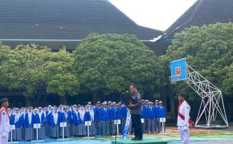 Ketua Bawaslu Bantul selaku pembina upacara