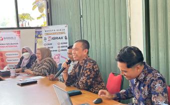 foto kegiatan rapat pengelolaan dan penataan arsip digital