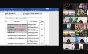 Kegiatan dilaksanakan secara daring melalui zoom meeting