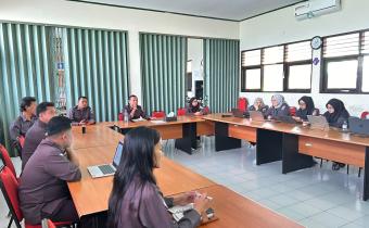  Reviu IKU merupakan langkah strategis untuk memastikan setiap indikator kinerja mampu mendukung pencapaian sasaran organisasi