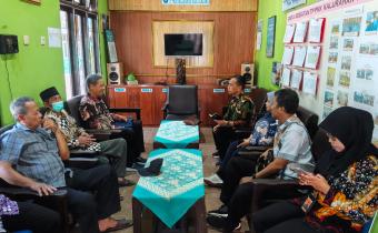 Bawaslu Kabupaten Bantul melakukan konsolidasi demokrasi bersama Desa Anti Politik Uang (APU) Kalurahan Murtigading, Kapanewon Sanden, pada Kamis (15/10/2026)