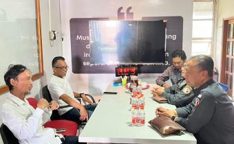 Bawaslu Kabupaten Bantul melakukan media visit ke Radio Persatuan sebagai langkah memperkuat sinergi dengan media lokal dalam meningkatkan literasi demokrasi dan pendidikan politik masyarakat (19/10/26).