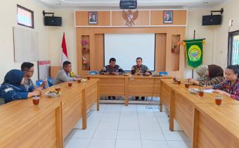 Bawaslu Kabupaten Bantul melakukan konsolidasi demokrasi bersama Pemerintah Kalurahan Canden untuk memperkuat keberlanjutan program Desa Anti Politik Uang (APU), Kamis (22/10/2026)